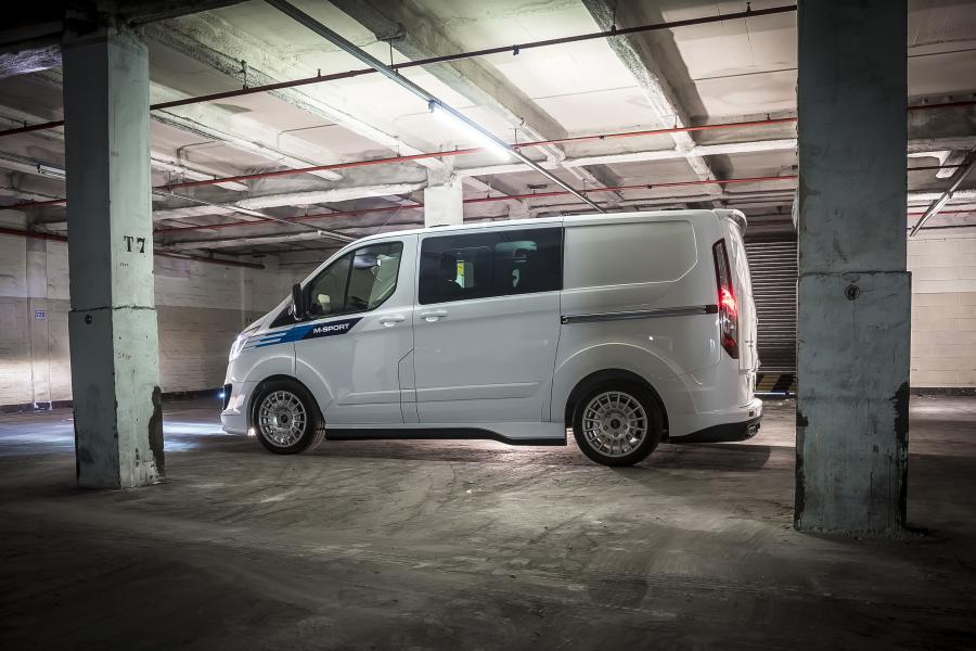  Ford Transit Custom M-Sport 2015 года  (фото 28 из 38)